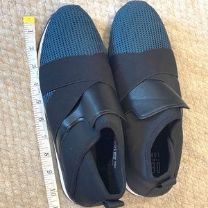 Fabletics slip on sneakers - new without tags